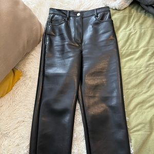 Aritzia Melina Vegan Leather Short (under 5”3) Pant, Black, size 0